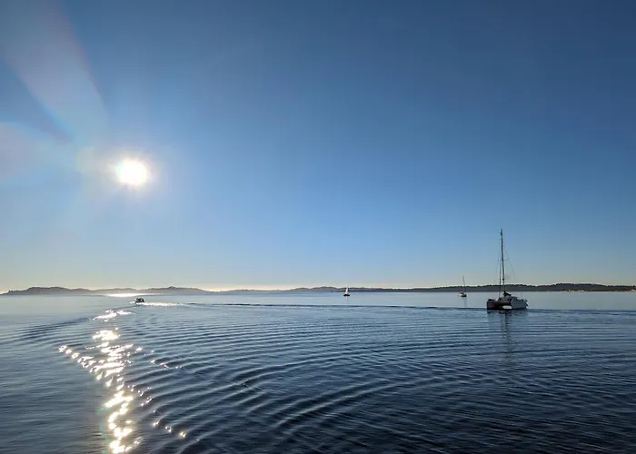 Studio calme à Giens , 2 pas du port et des plages